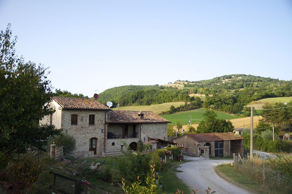 La Pietra Rara B&B Montone  Exterior photo