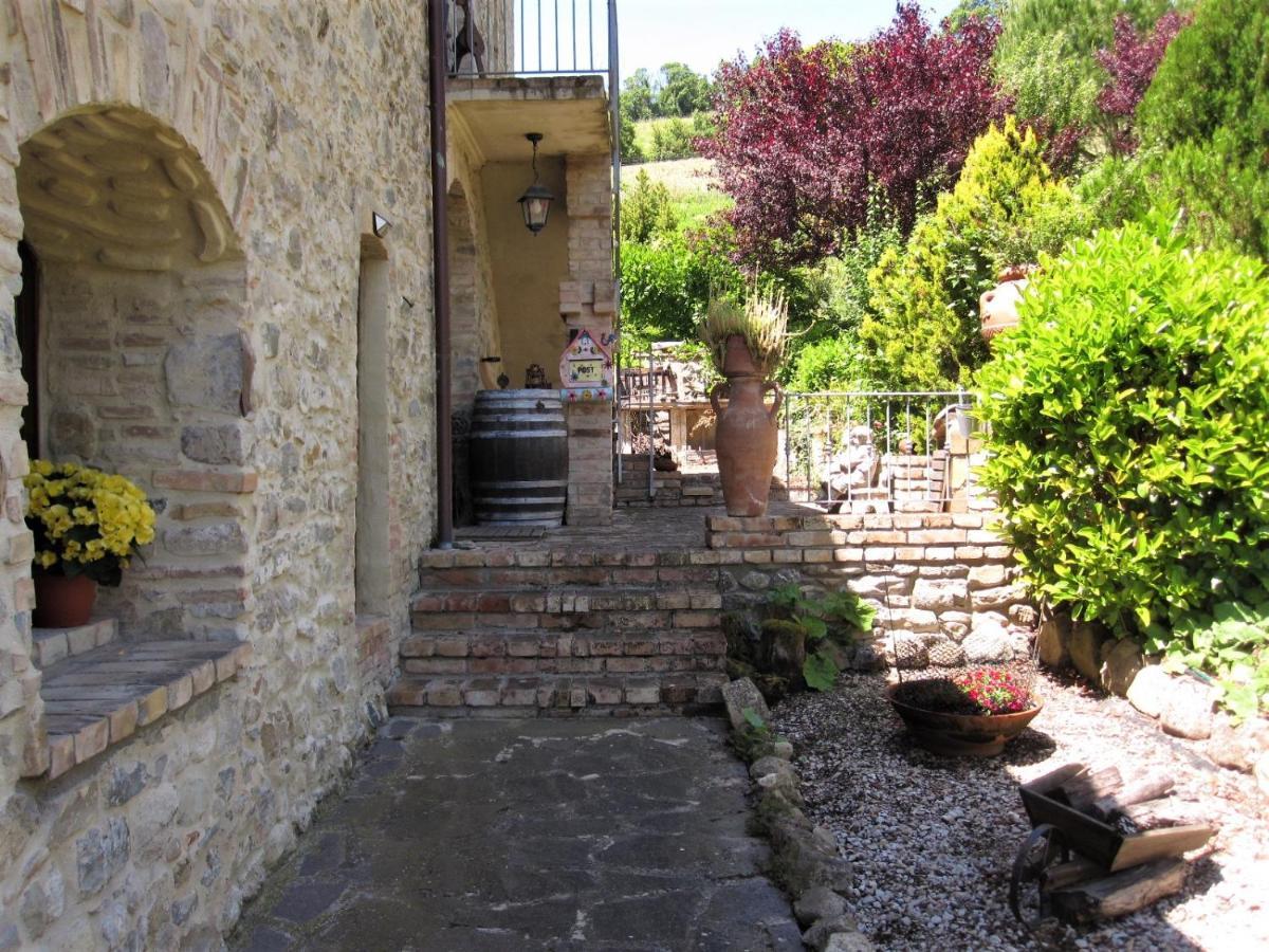 La Pietra Rara B&B Montone  Exterior photo